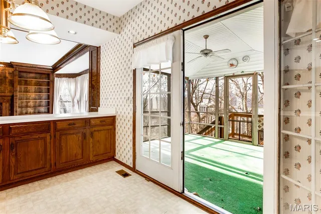 $530,000 | 719 Carman Meadows Drive South, Manchester, MO 63021