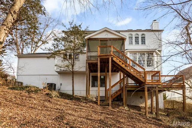 $530,000 | 719 Carman Meadows Drive South, Manchester, MO 63021