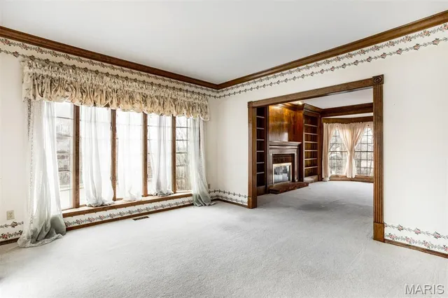 $530,000 | 719 Carman Meadows Drive South, Manchester, MO 63021