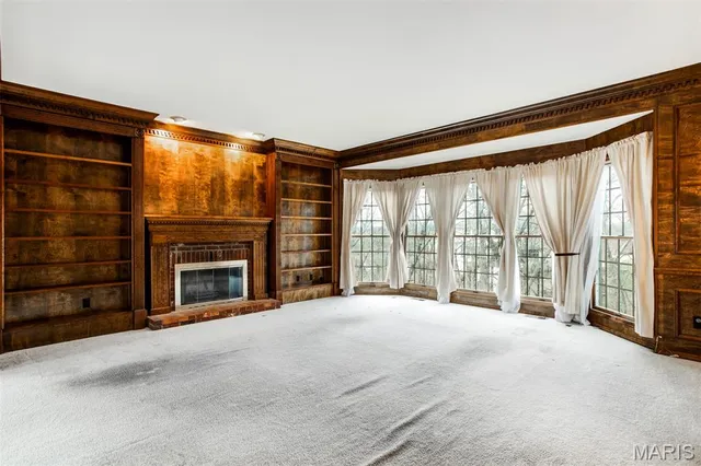 $530,000 | 719 Carman Meadows Drive South, Manchester, MO 63021