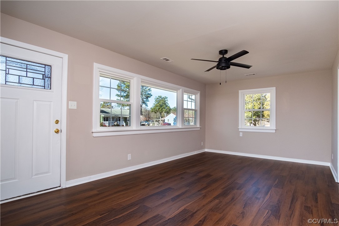 4806 Regina Road Sandston, VA 23150 - Photo 4 of 27 Gallery Image 4