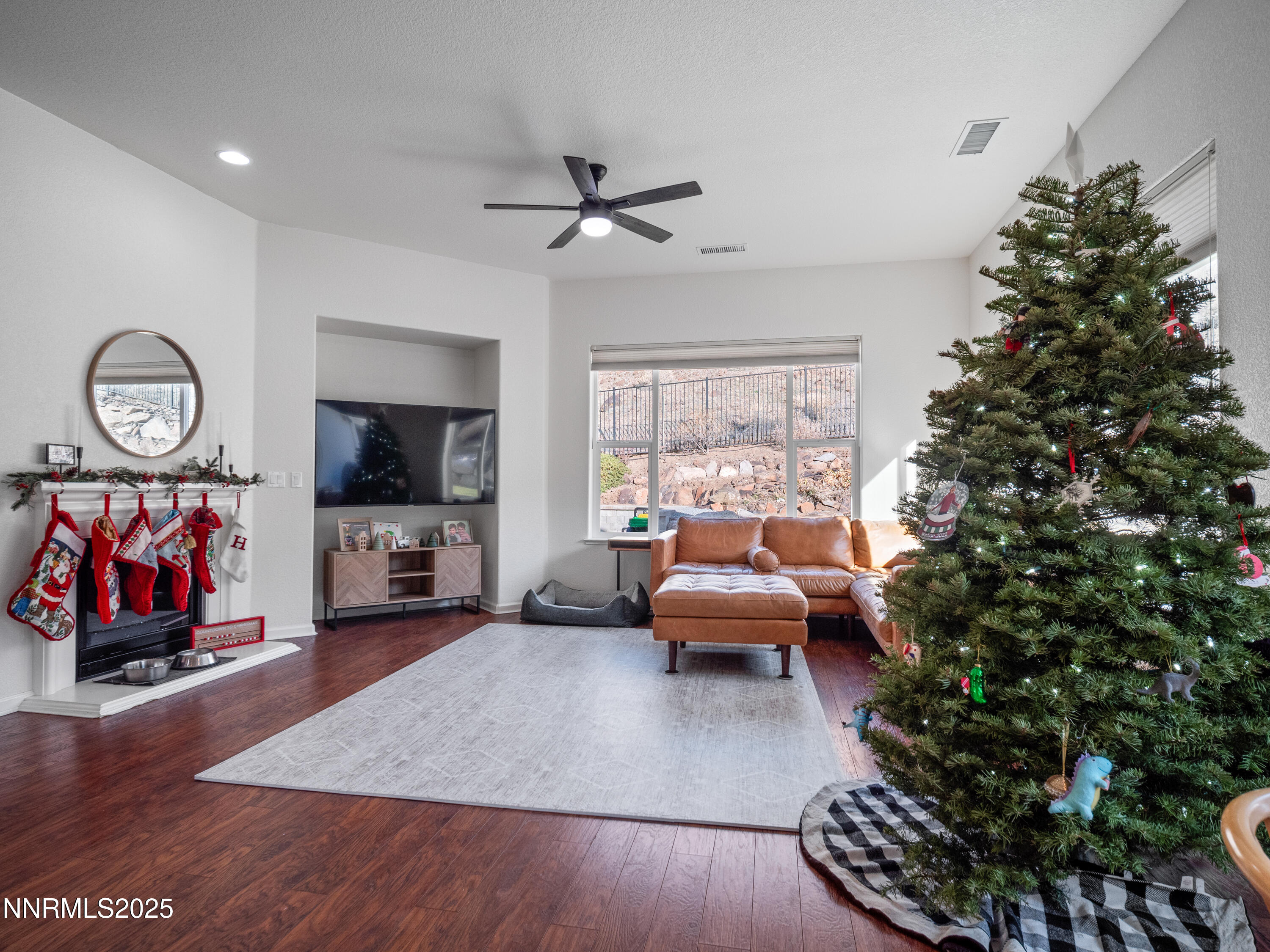 7490 Rough Rock Drive Reno, NV 89502 - Photo 6 of 75 Photo-27