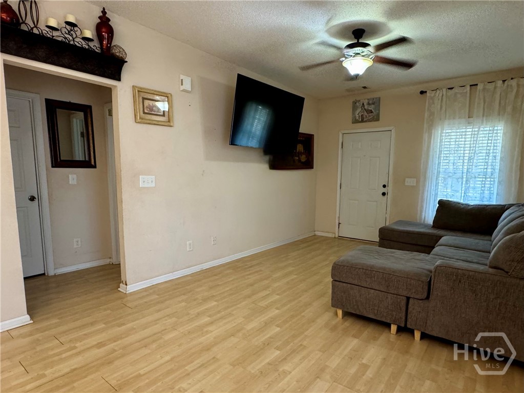 160 Ethridge Place Gray, GA 31032 - Photo 4 of 34 Living area