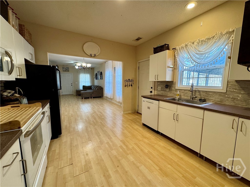 160 Ethridge Place Gray, GA 31032 - Photo 8 of 34 Kitchen