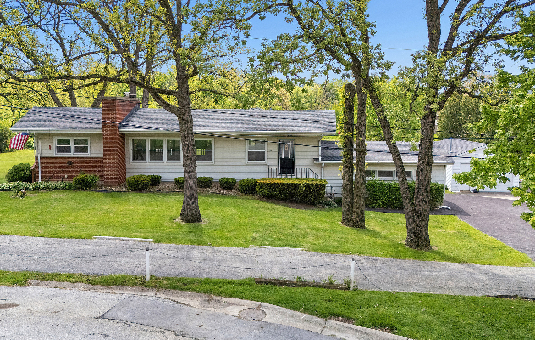 13 Riegel Oaks Lane Homewood, IL 60430 - Photo 3 of 41