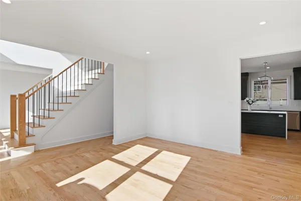 $2,390,000 | 16 Otsego Place, Jericho, NY 11753
