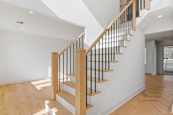 $2,390,000 | 16 Otsego Place, Jericho, NY 11753