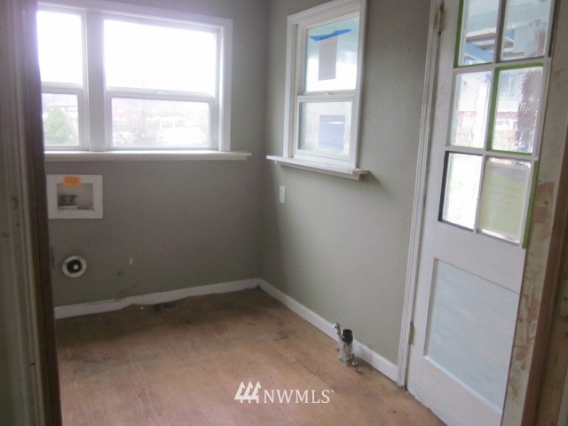 378 Boistfort Road Curtis, WA 98538 - Photo 15 of 18 an empty room with a window