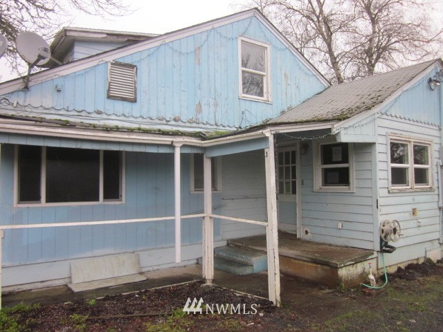 378 Boistfort Road Curtis, WA 98538 - Photo 17 of 18 a front view of a house with a garage