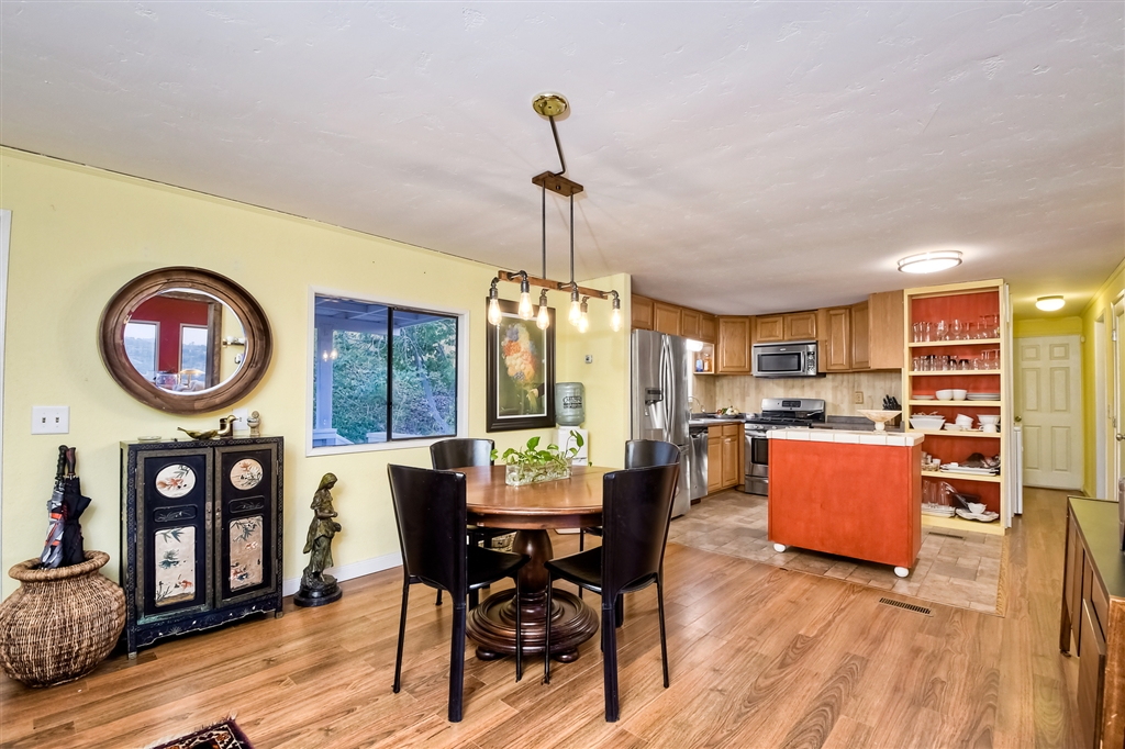 31094 Rodriguez Road Escondido, CA 92026 - Photo 4 of 24 Gallery Image 4