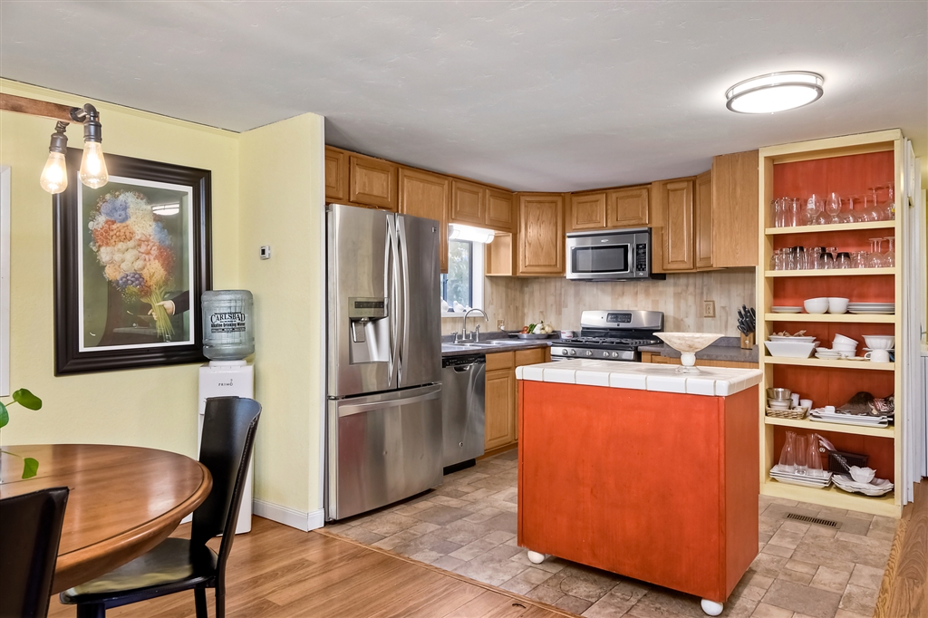 31094 Rodriguez Road Escondido, CA 92026 - Photo 5 of 24 Gallery Image 5