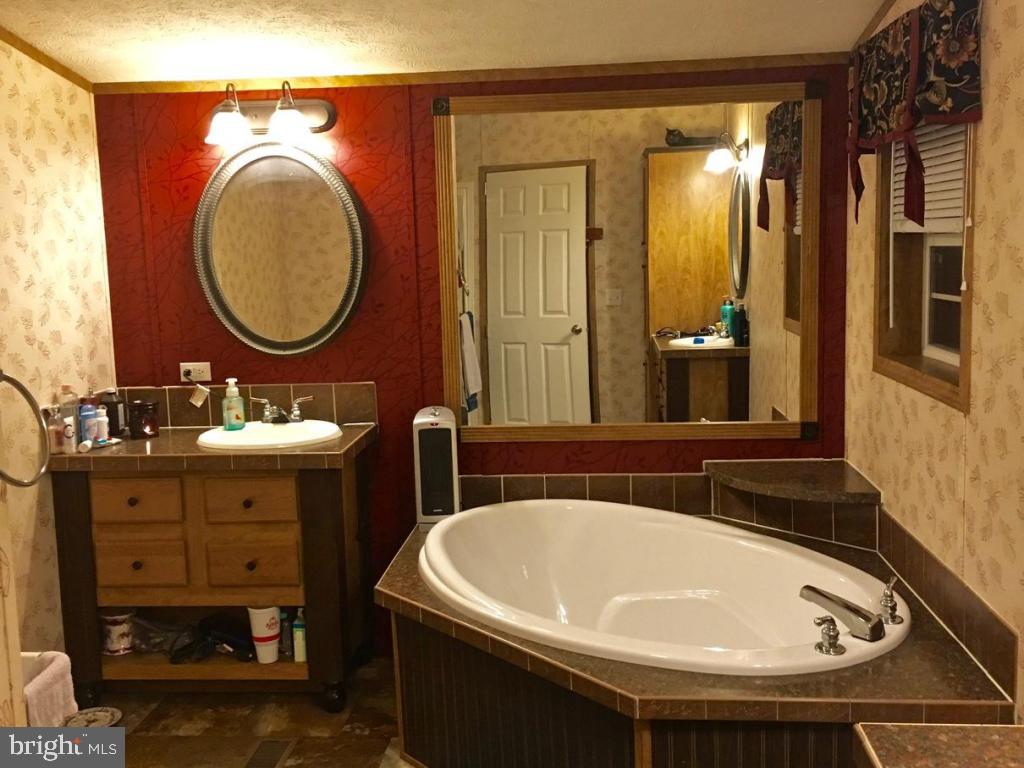 1553 Deodate Road Elizabethtown, PA 17022 - Photo 9 of 13 Gallery Image 9