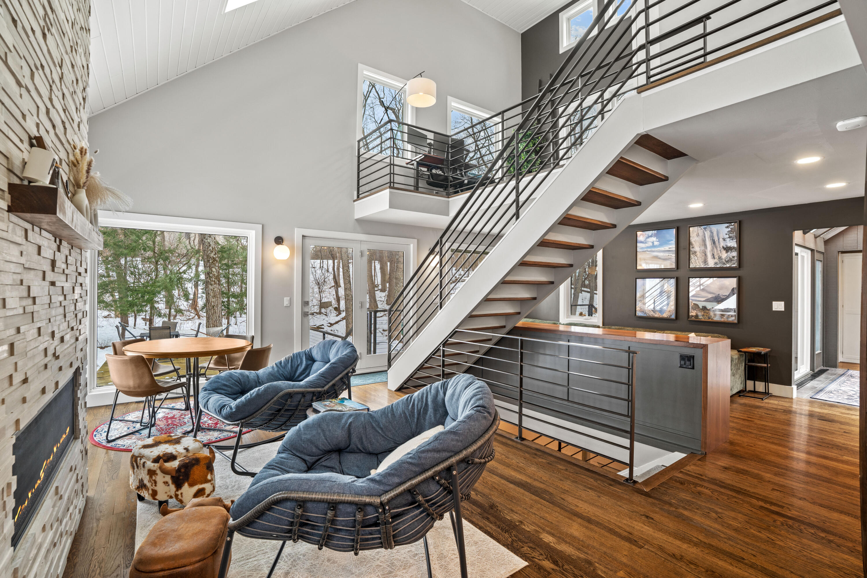 N55-w30923 County Rd K Hartland, WI 53029 - Photo 4 of 55 living room