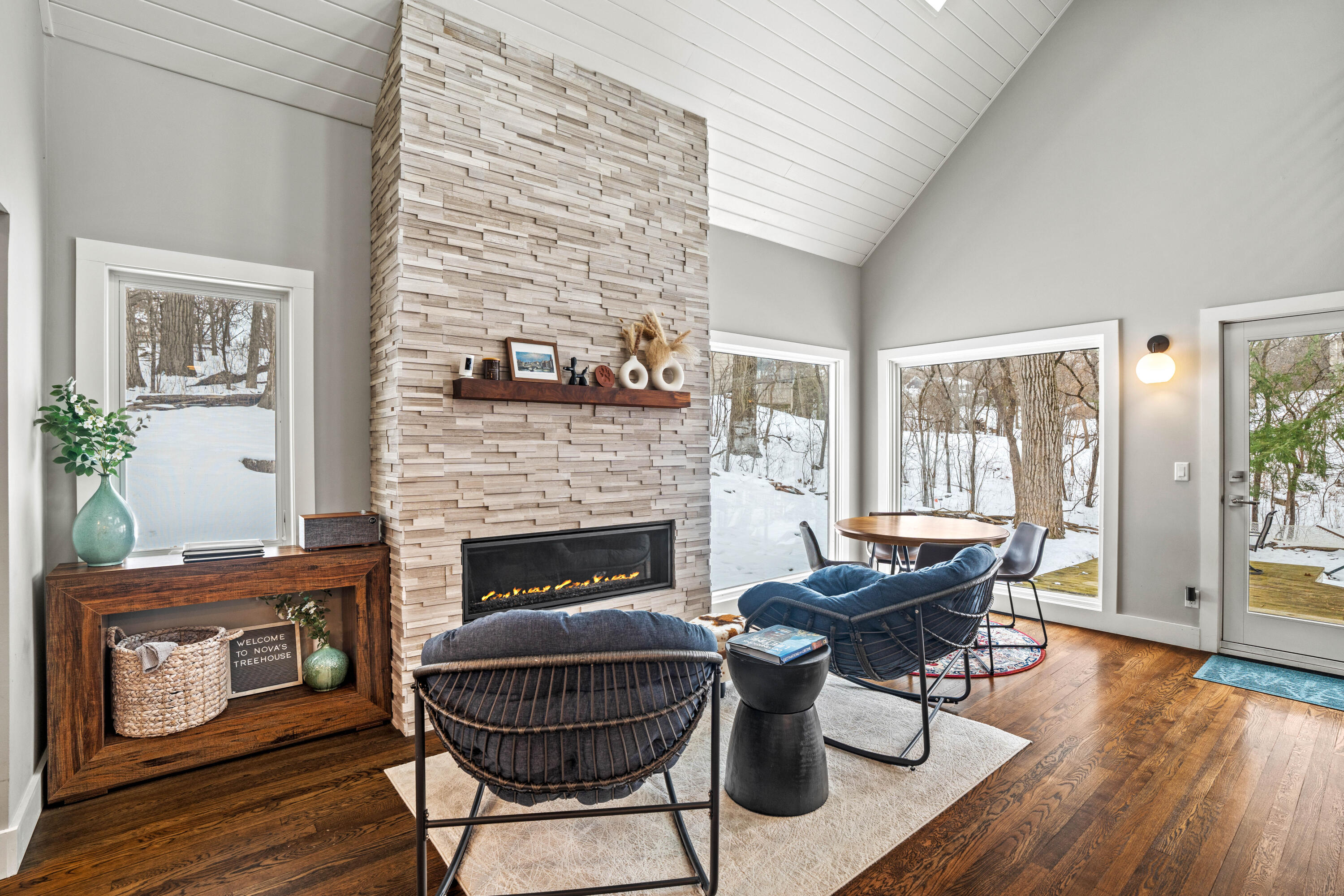 N55-w30923 County Rd K Hartland, WI 53029 - Photo 6 of 55 huge windows