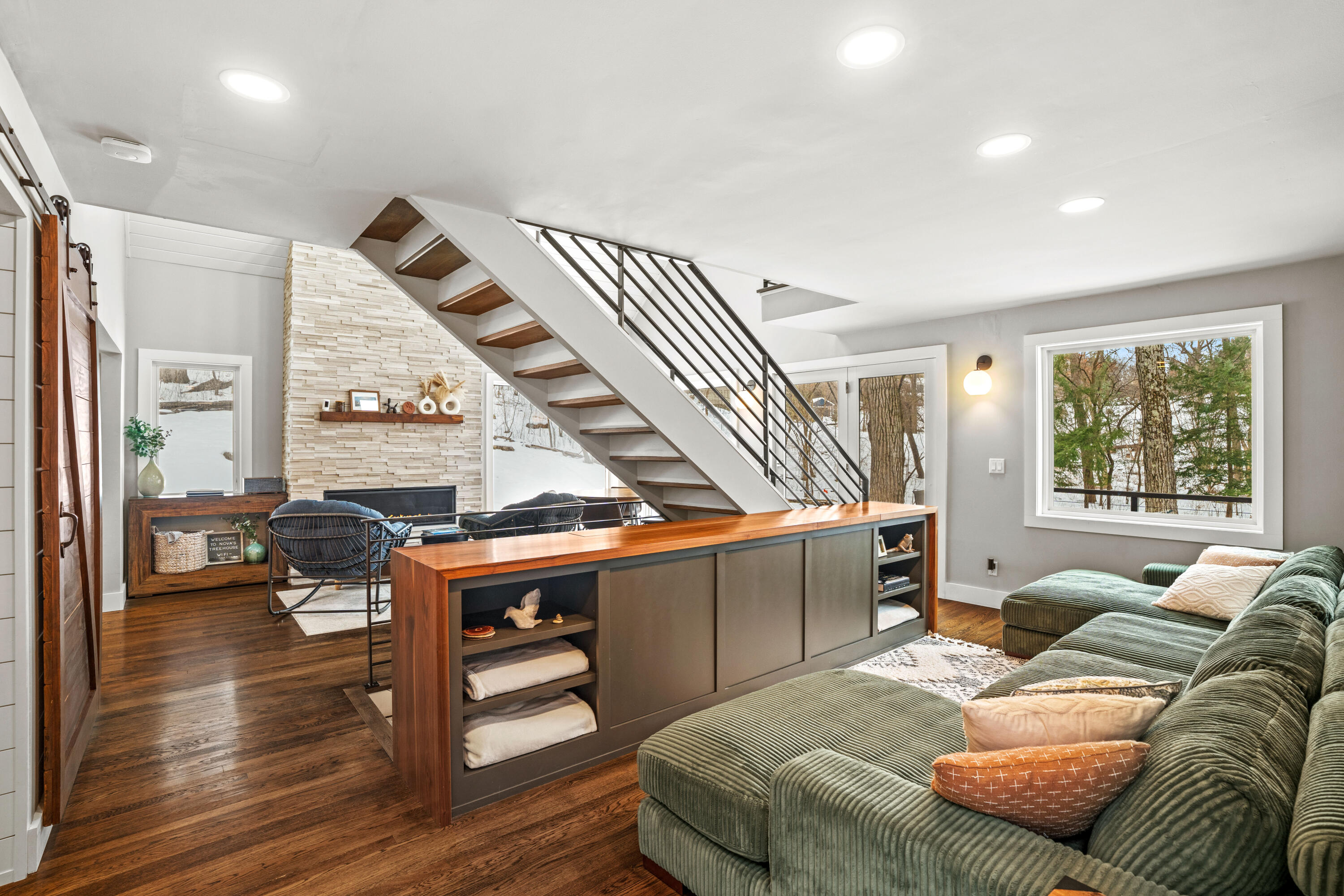N55-w30923 County Rd K Hartland, WI 53029 - Photo 9 of 55 living room