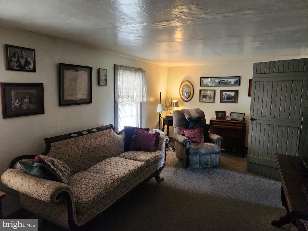 736 Strasburg Road Paradise, PA 17562 - Photo 72 of 87 a living room with furniture and a window