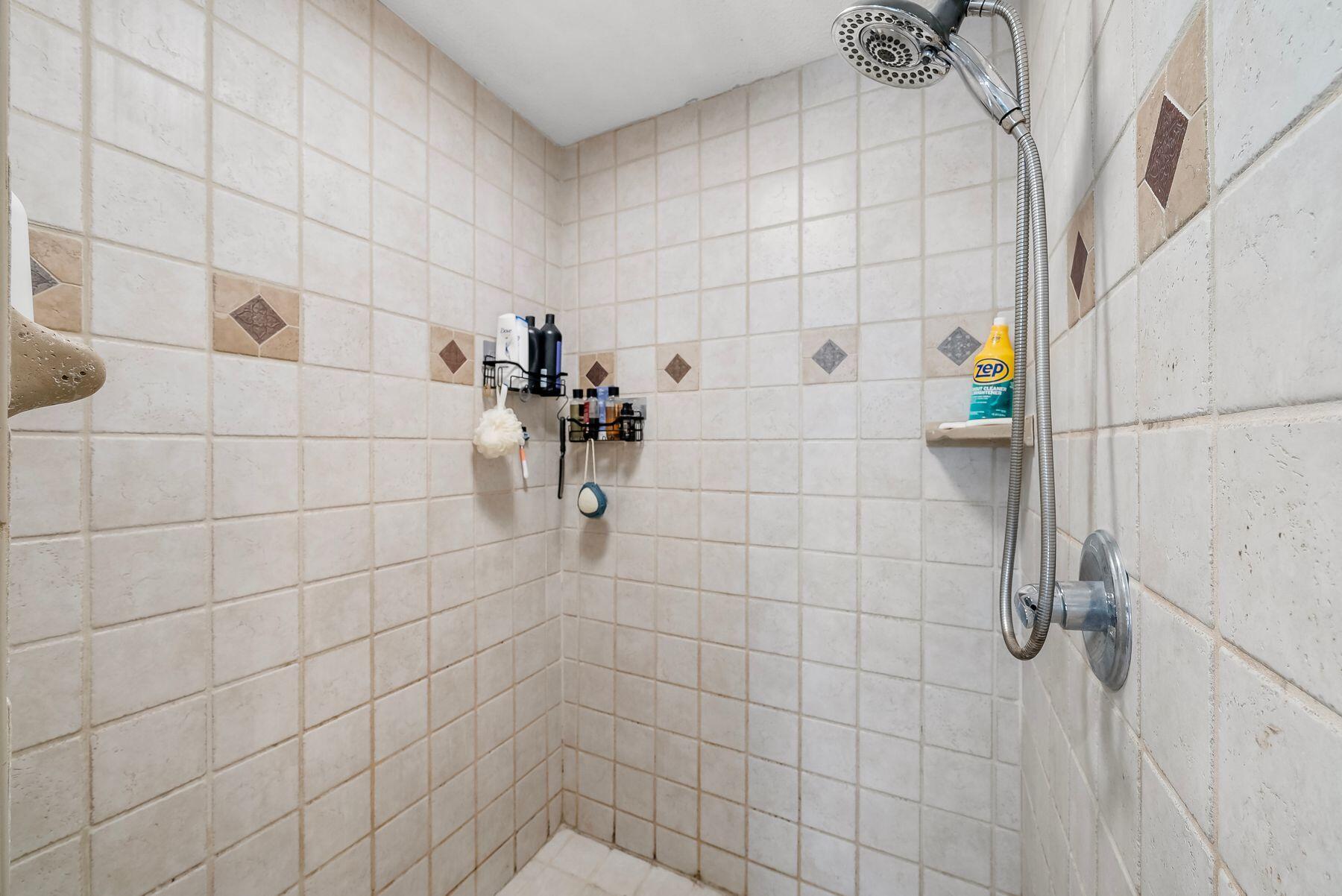 1218 Tuscany Road Panama City, FL 32405 - Photo 20 of 34 a bathroom with a shower