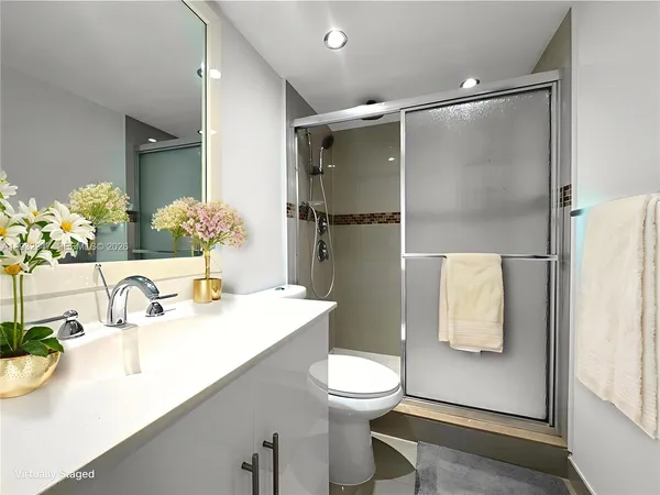 $2,995 | 3001 South Ocean Drive, Unit 645, Hollywood, FL 33019