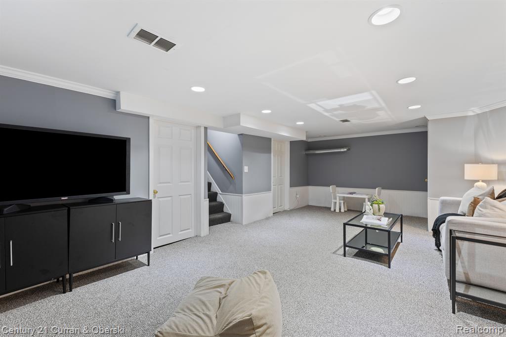 427 Maison Road Grosse Pointe, MI 48236 - Photo 25 of 37