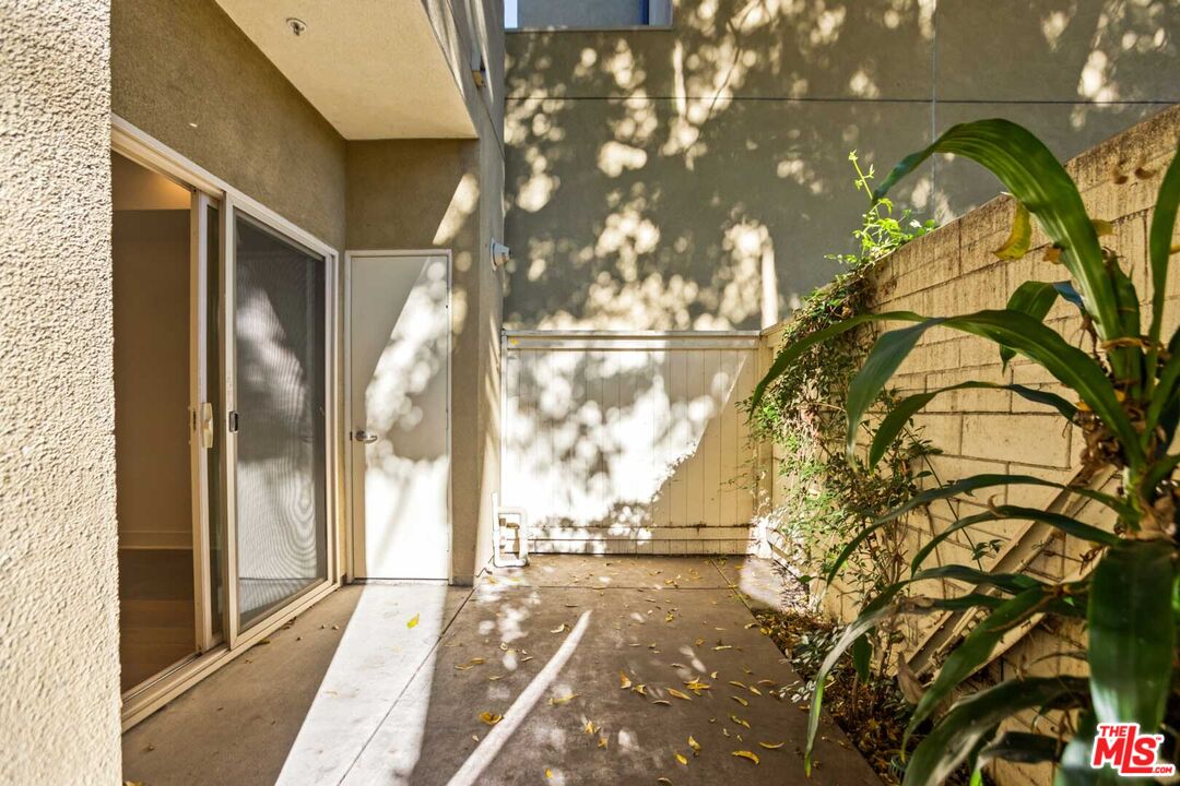 2970 Ripple Place, Unit 104 Los Angeles, CA 90039 - Photo 28 of 38