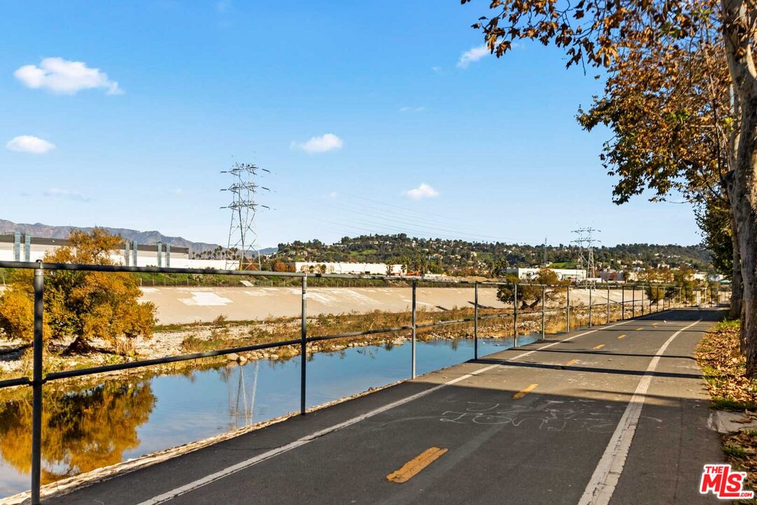 2970 Ripple Place, Unit 104 Los Angeles, CA 90039 - Photo 35 of 38