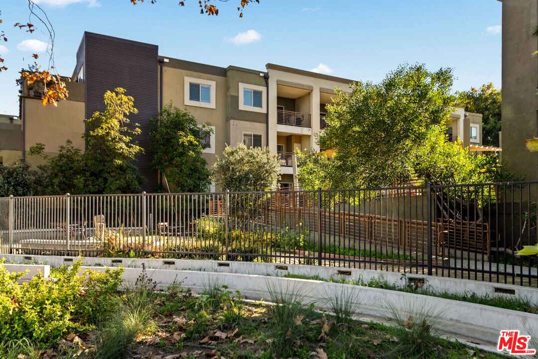 2970 Ripple Place, Unit 104 Los Angeles, CA 90039 - Photo 36 of 38