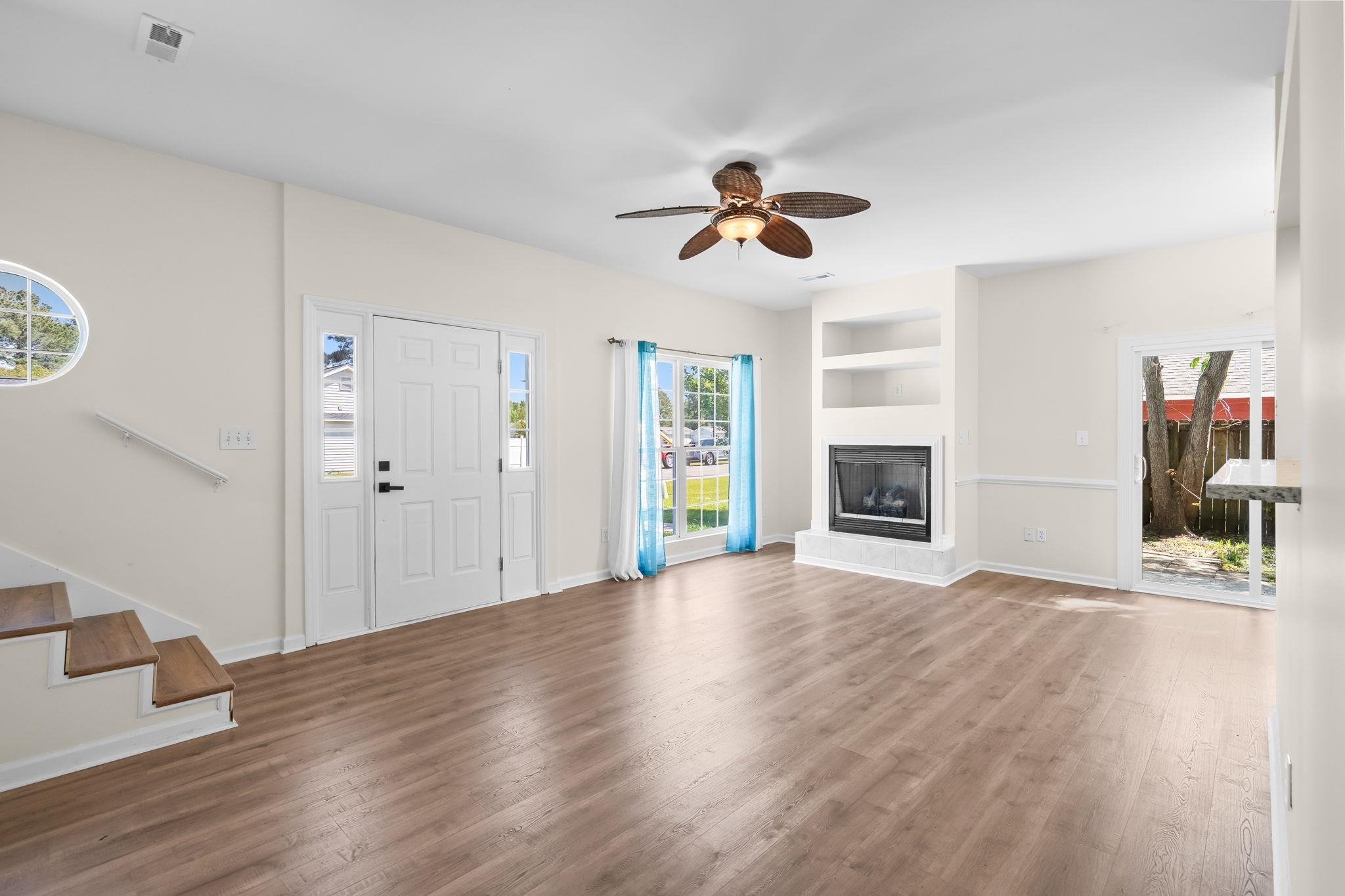 9673 Kings Grant Drive Murrells Inlet, SC 29576 - Photo 4 of 36