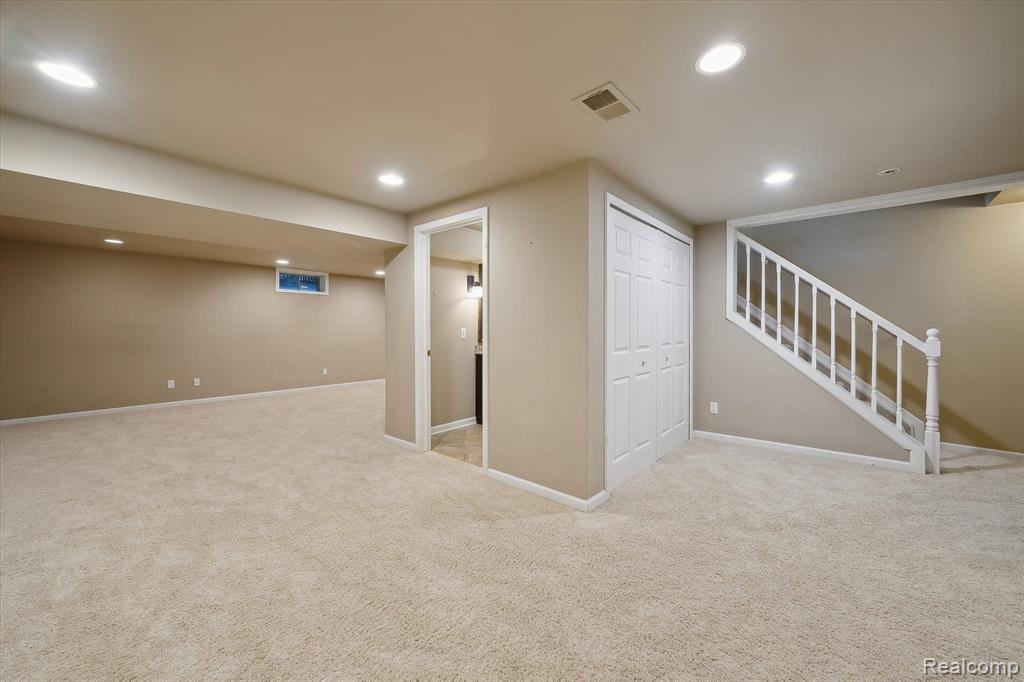 3244 Bridlewood Drive Rochester, MI 48306 - Photo 37 of 48