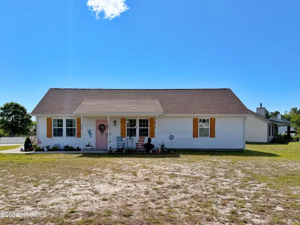 $1,800 | 400 Dayrell Drive, Hubert, NC 28539