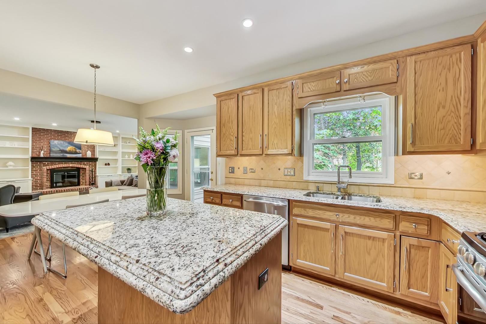 6333 Greene Road Woodridge, IL 60517 - Photo 7 of 35 Gallery Image 7