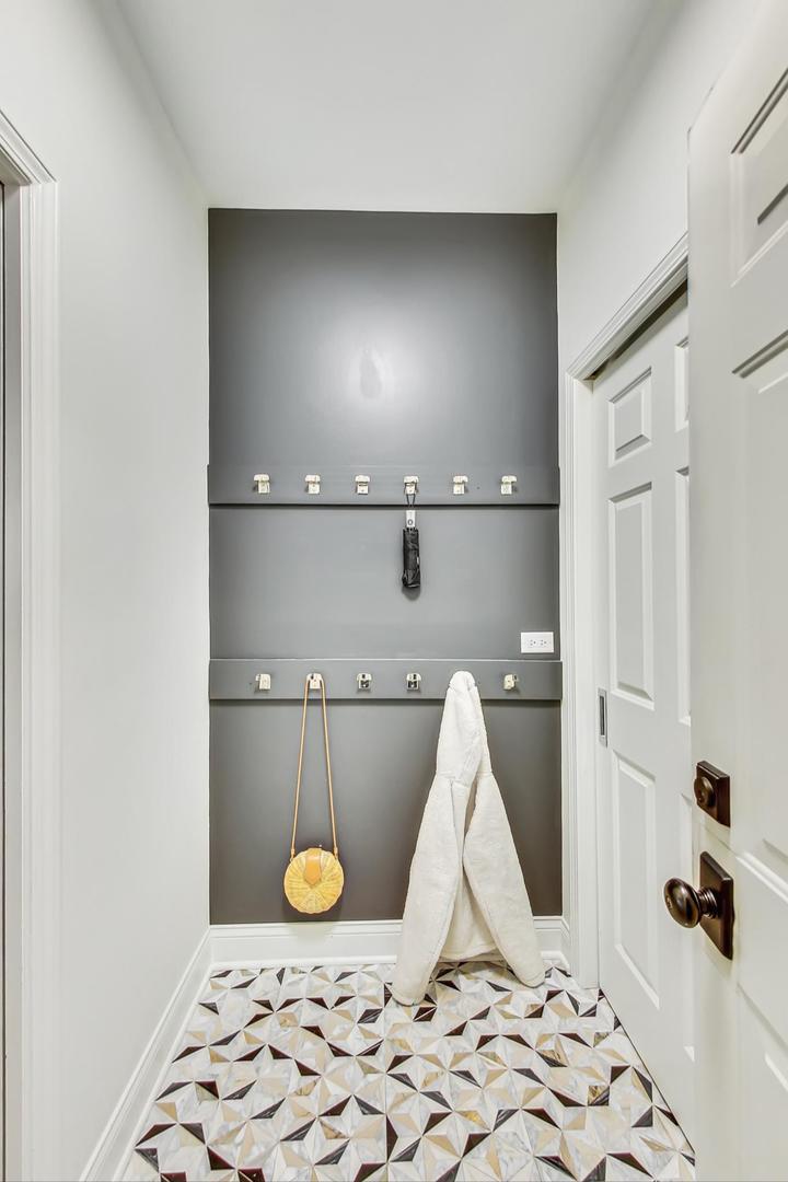 6333 Greene Road Woodridge, IL 60517 - Photo 10 of 35 Gallery Image 10