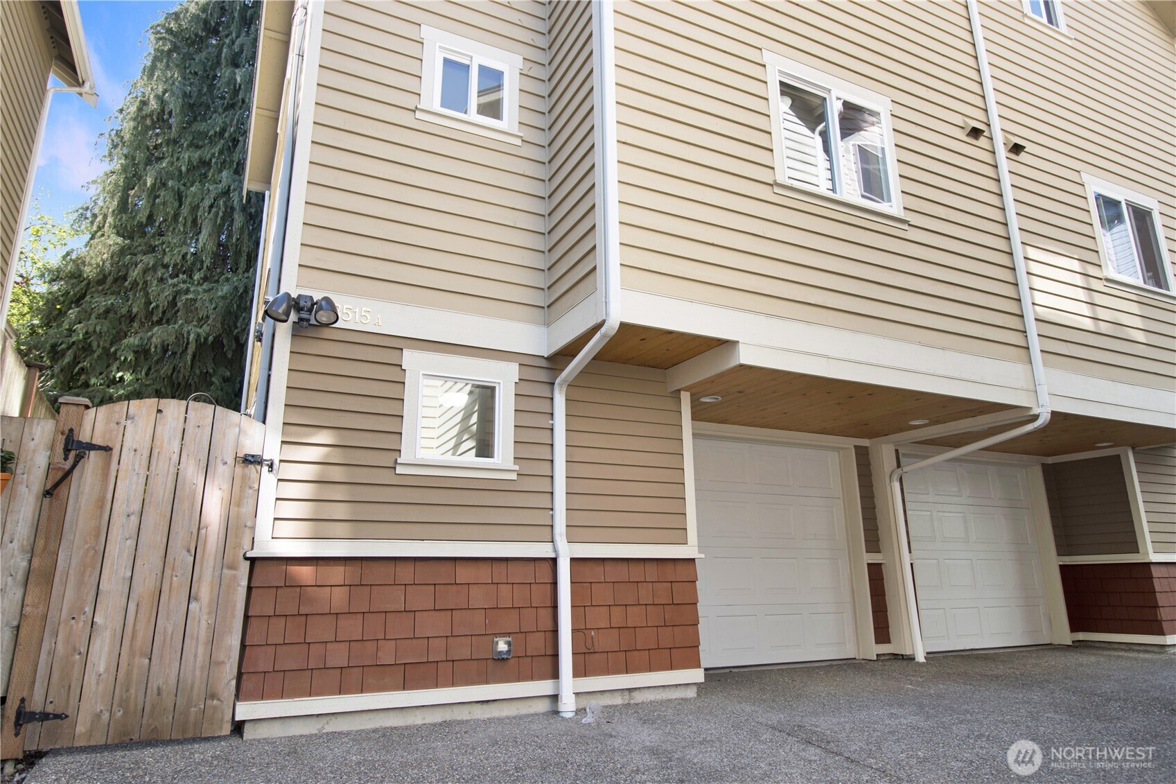 8515 Stone Avenue North, Unit A Seattle, WA 98103 - Photo 25 of 27