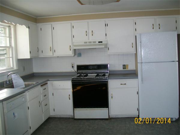 5 Palmer Road Pepperell, MA 01463 - Photo 3 of 9