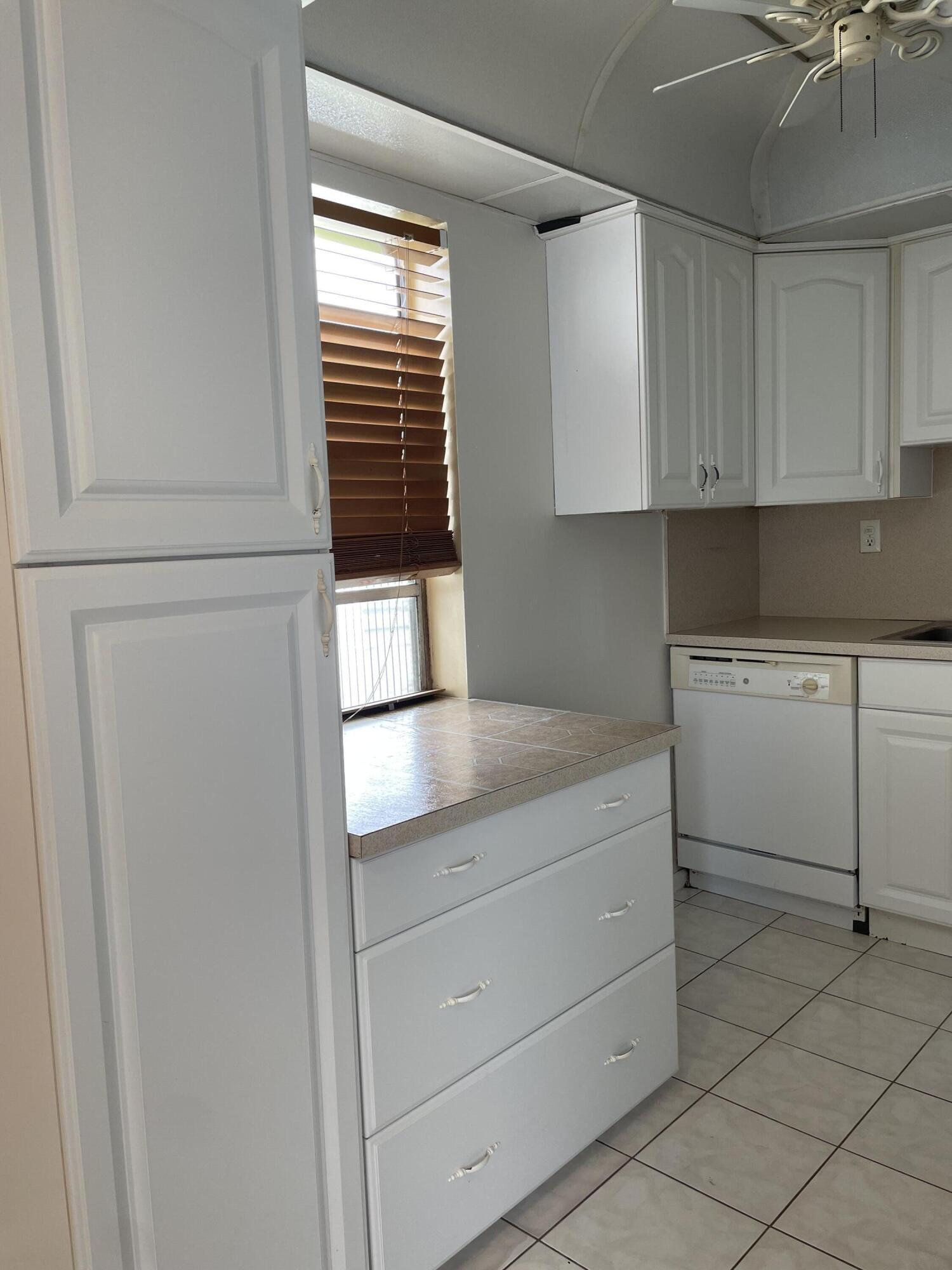 421 Normandy Lane Delray Beach, FL 33484 - Photo 5 of 21 IMG_7410