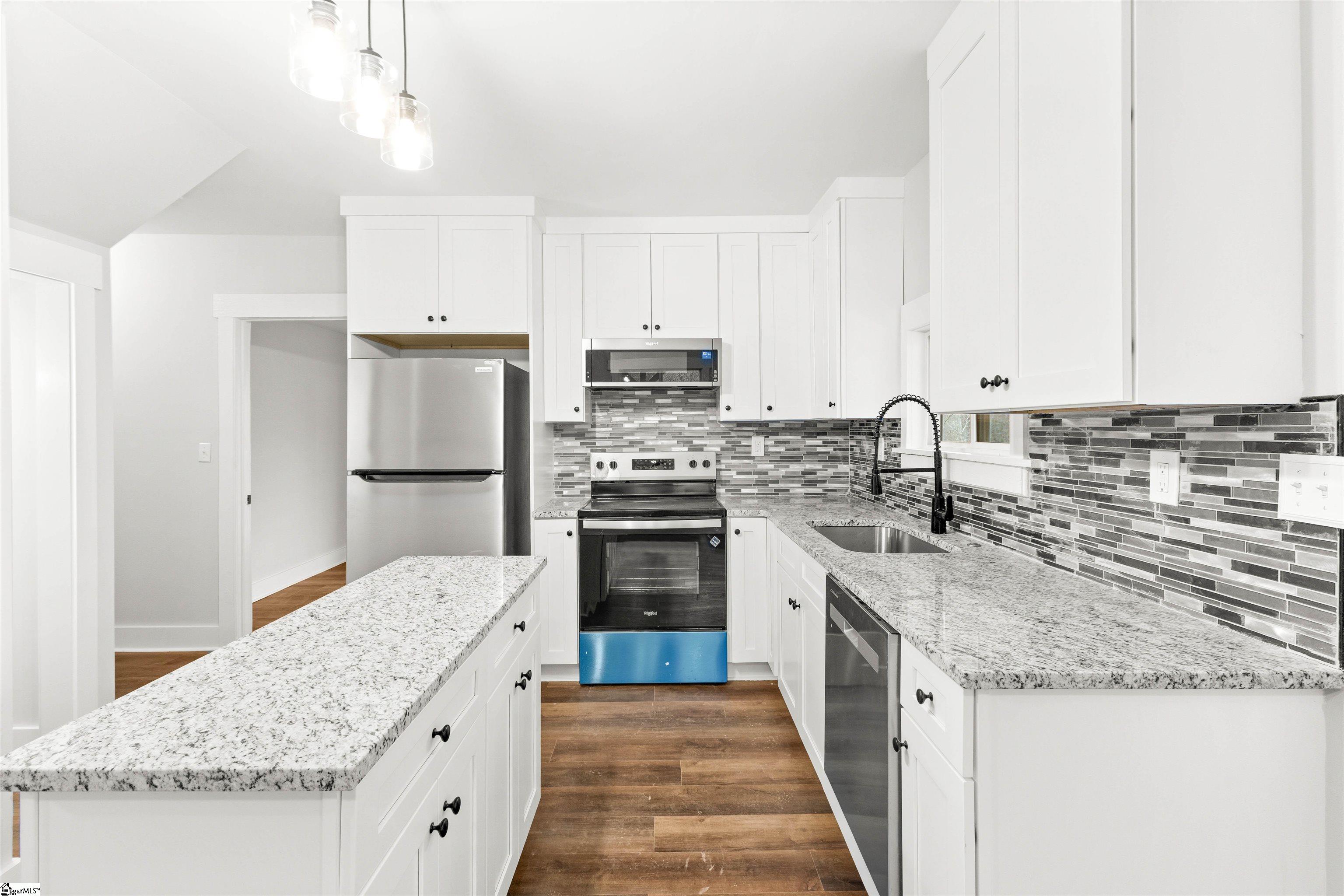 207 Zig Zag Road Cross Hill, SC 29332 - Photo 7 of 27 Gallery Image 7