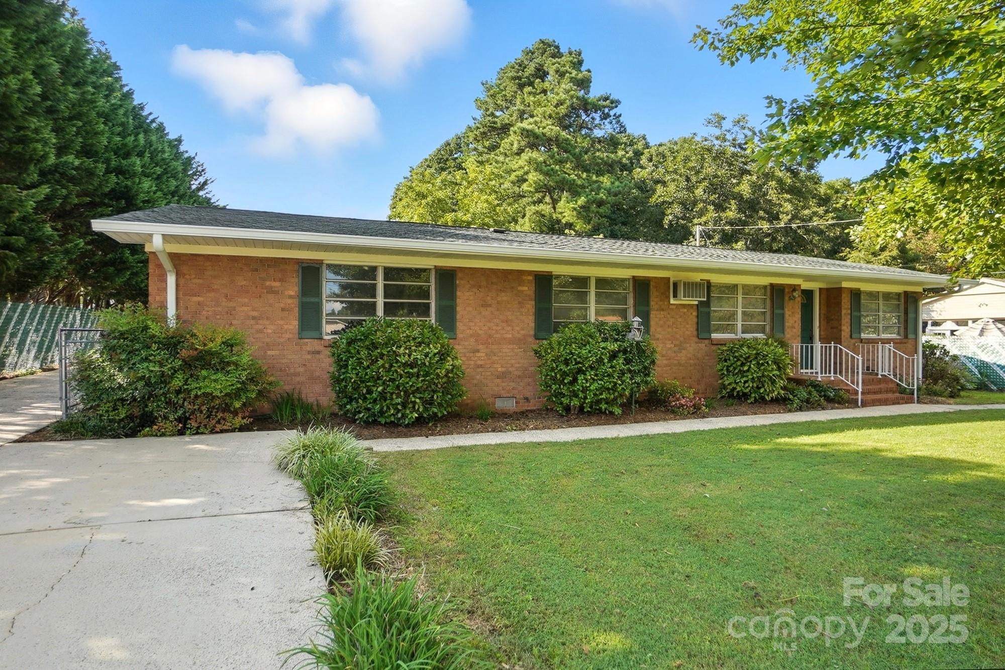 3301 Dan Hood Road Matthews, NC 28105 - Photo 4 of 42