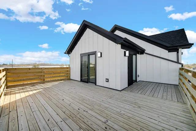 $649,900 | 2231 Davis Avenue, Whiting, IN 46394