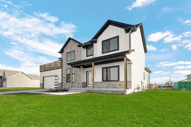 $649,900 | 2231 Davis Avenue, Whiting, IN 46394