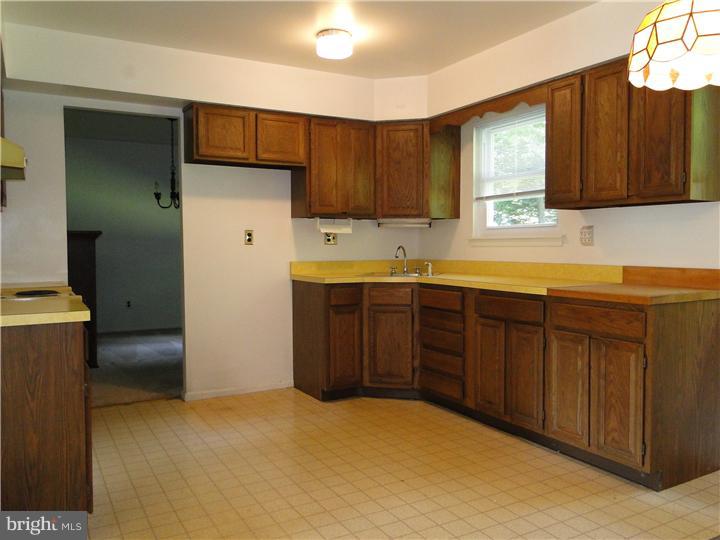 407 Warren Road West Chester, PA 19382 - Photo 5 of 12 Kitchen