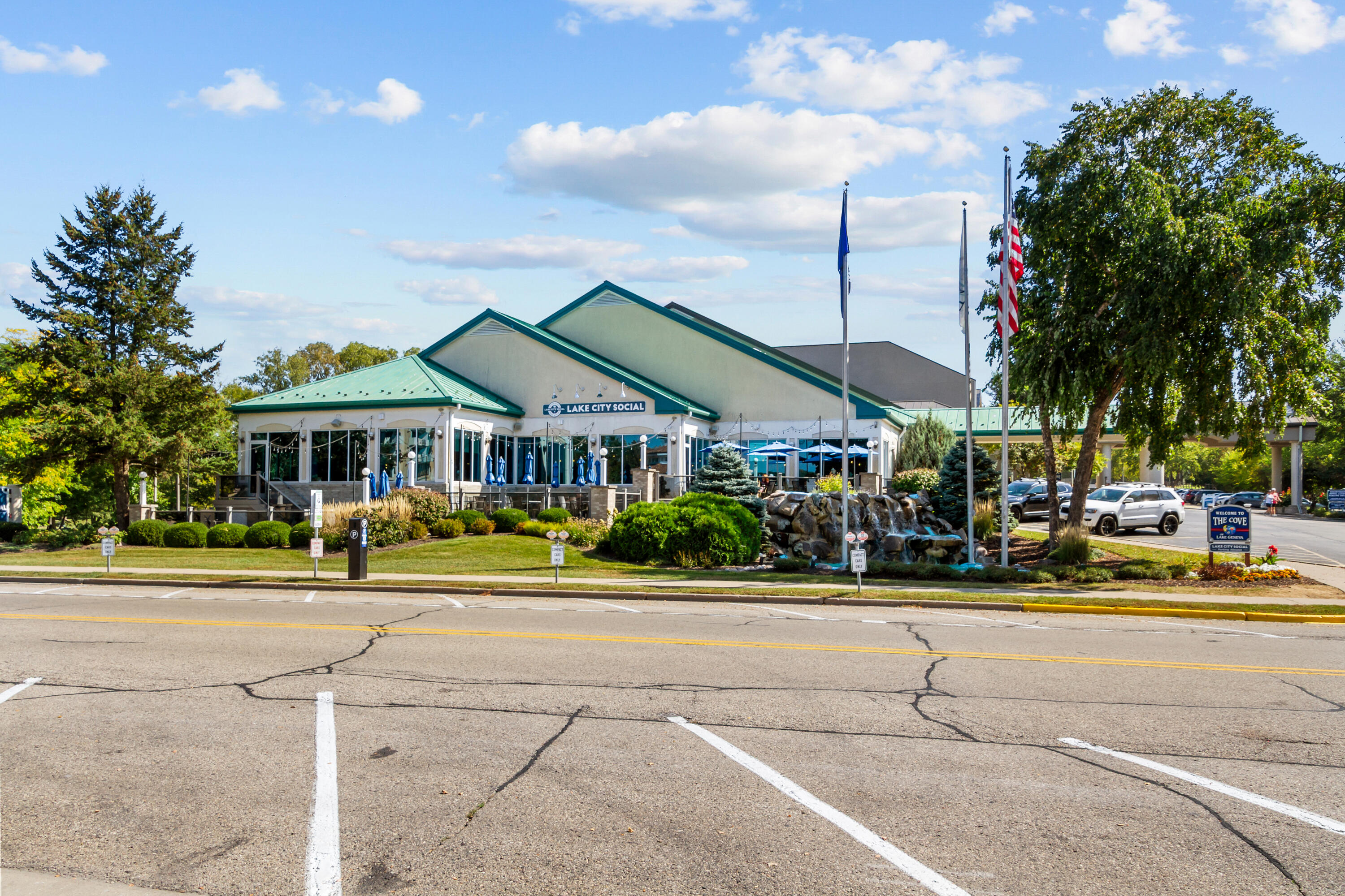111 Center Street, Unit 150 Lake Geneva, WI 53147 - Photo 19 of 27 On-site Dining