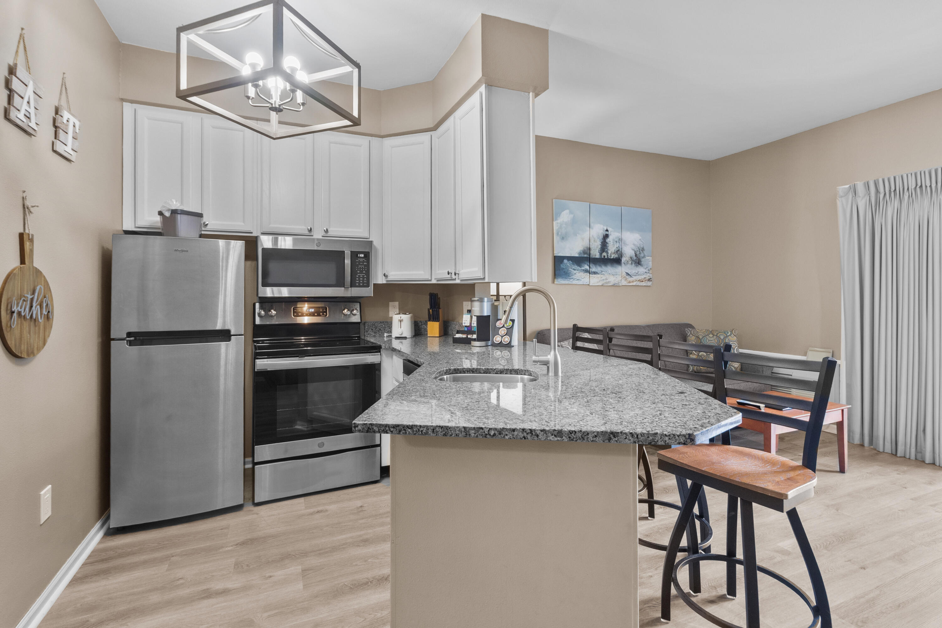 111 Center Street, Unit 150 Lake Geneva, WI 53147 - Photo 2 of 27 Updated Kitchen