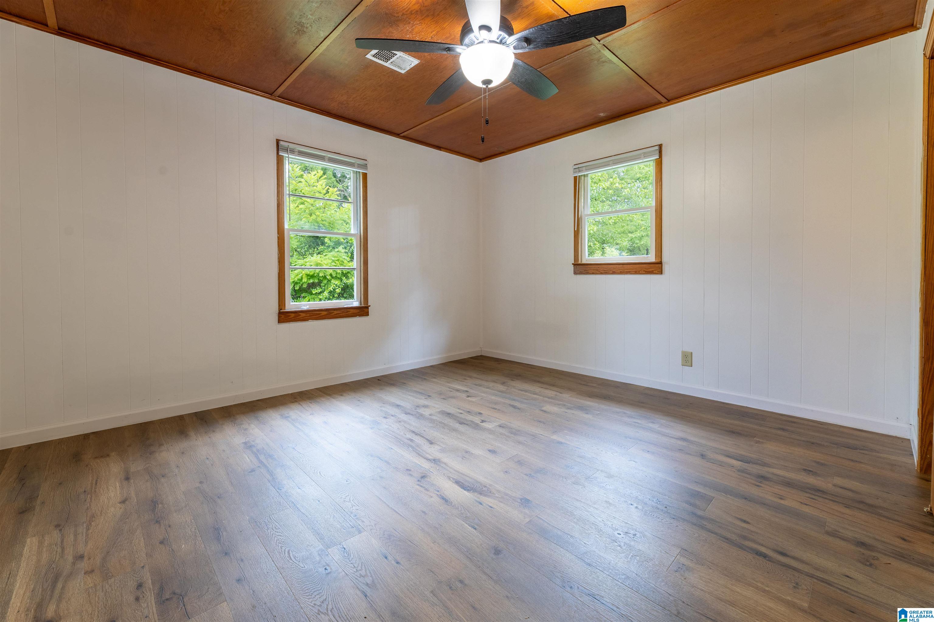 211 Corning Street Anniston, AL 36201 - Photo 17 of 39