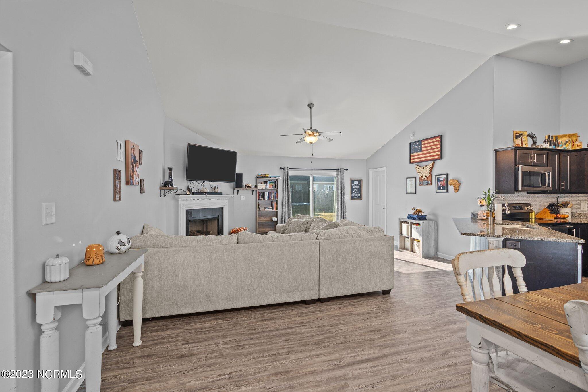 333 Station House Road New Bern, NC 28562 - Photo 5 of 33 21-web-or-mls-2I3A0042