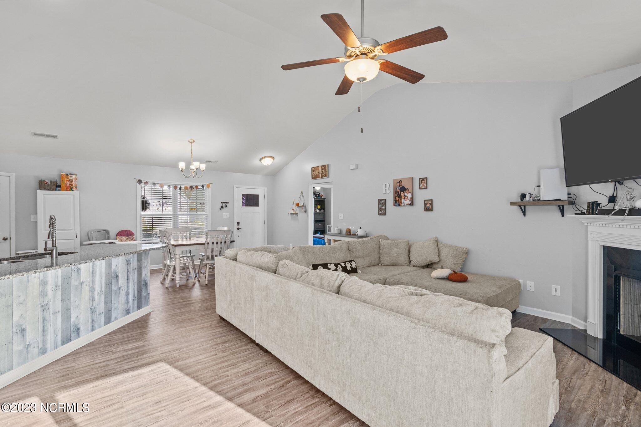 333 Station House Road New Bern, NC 28562 - Photo 7 of 33 27-web-or-mls-2I3A0060