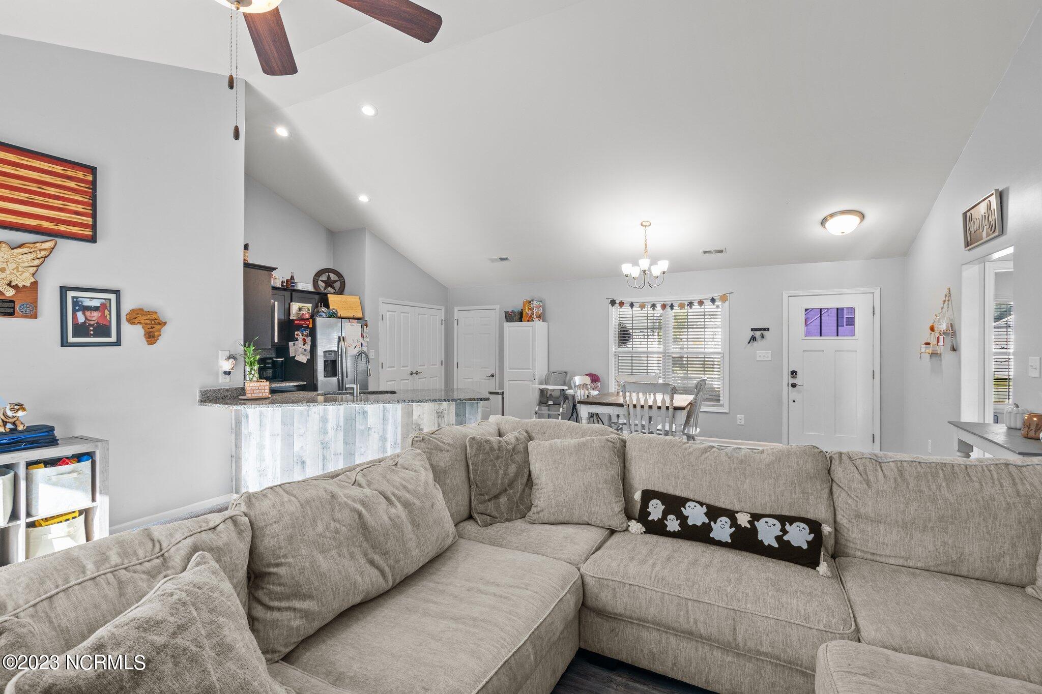 333 Station House Road New Bern, NC 28562 - Photo 8 of 33 28-web-or-mls-2I3A0063