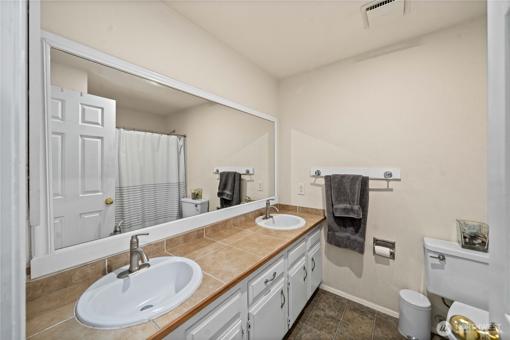 32808 4th Avenue Southwest Federal Way, WA 98023 - Photo 19 of 38