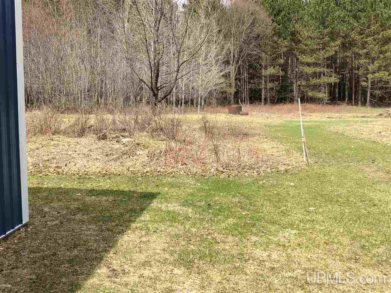 424n Peterson Road Cooks, MI 49817 - Photo 2 of 17