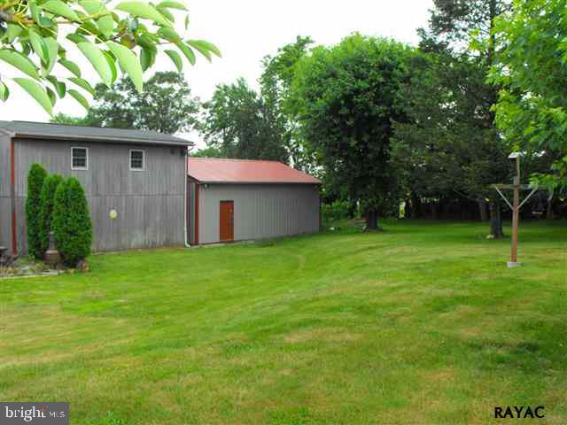 585 Church Road York, PA 17404 - Photo 8 of 19 Gallery Image 8
