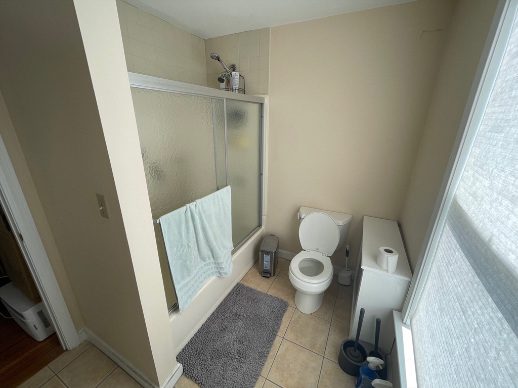 550 Main Street, Unit 2 Woburn, MA 01801 - Photo 12 of 14 a view of living room