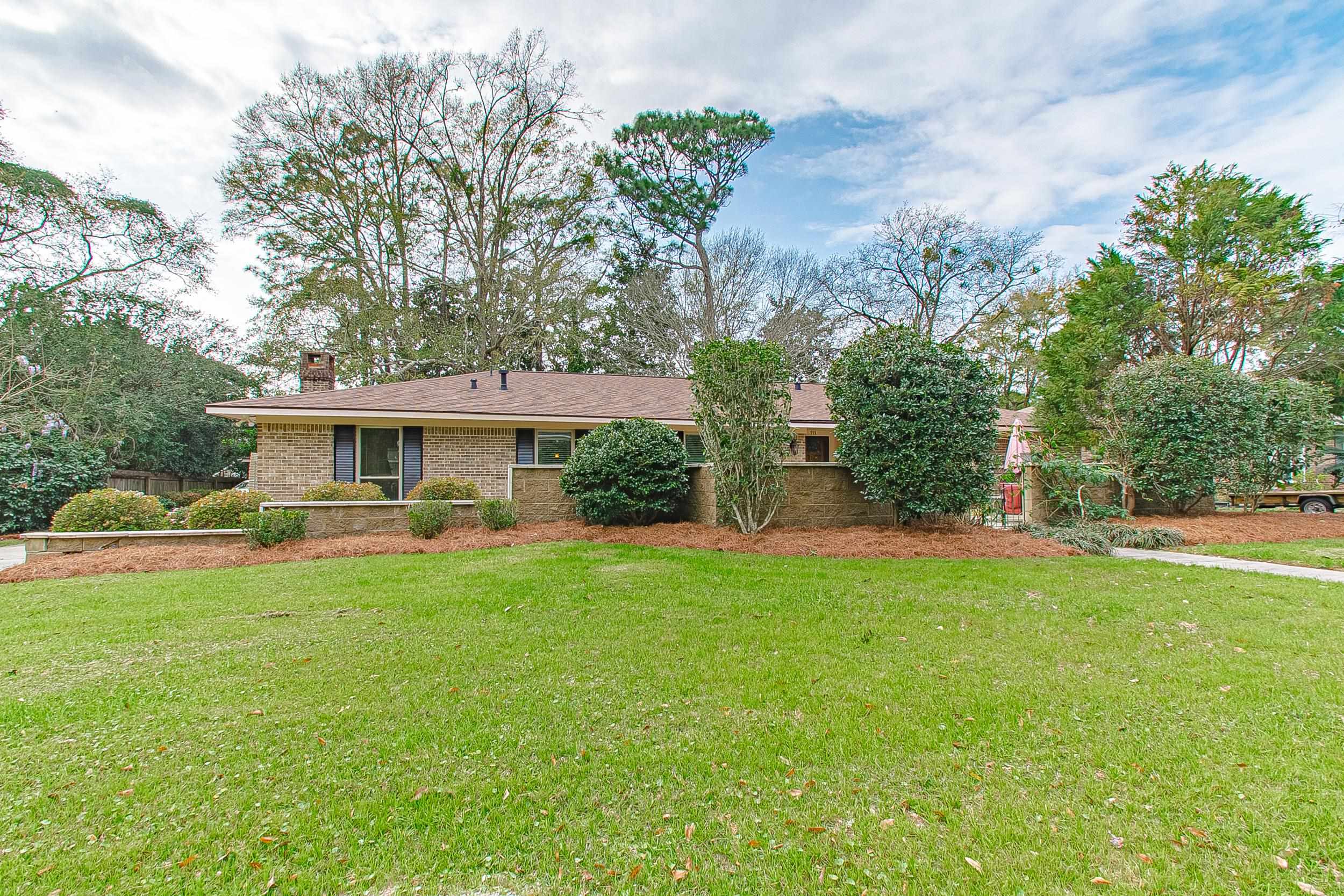 111 Spring Drive Fairhope, AL 36532 - Photo 2 of 50